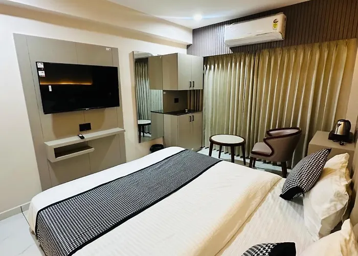 Hotel M S Gold Ganadhinagar